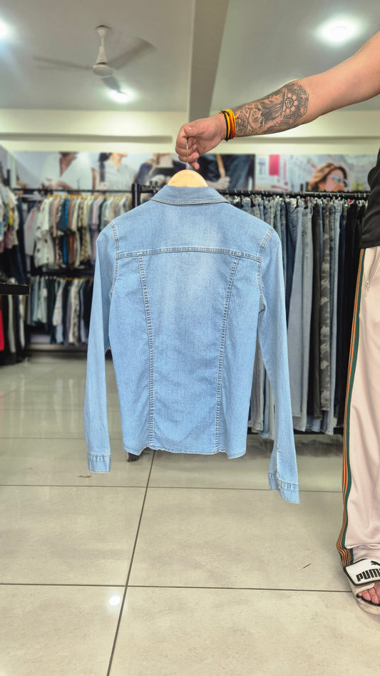 Women's Light Wash Western Snap-Button Denim Shirt