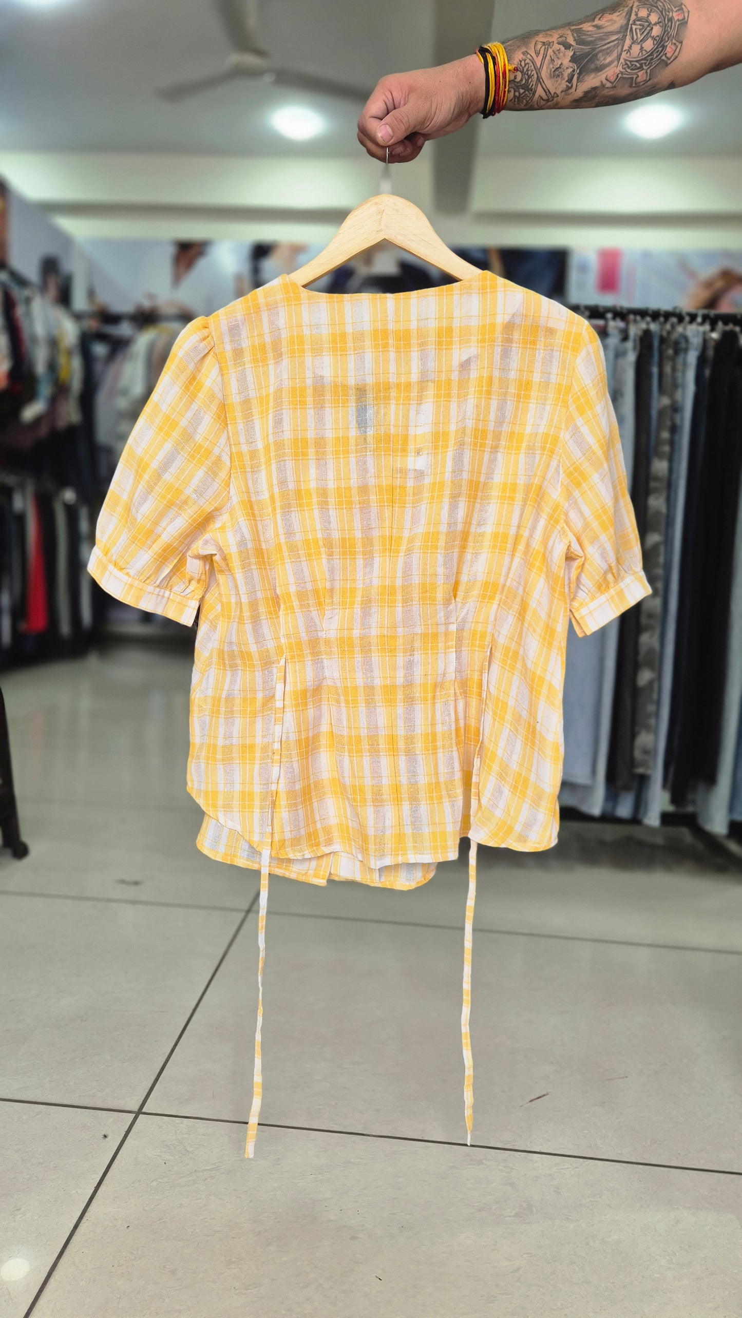 Women's Yellow and White Plaid Tie-Hem Short Sleeve Top