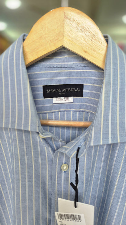 Tailored Pinstripe Dress Shirt with Spread Collar and Chest Pocket