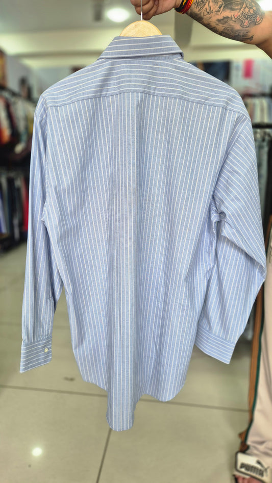 Tailored Pinstripe Dress Shirt with Spread Collar and Chest Pocket