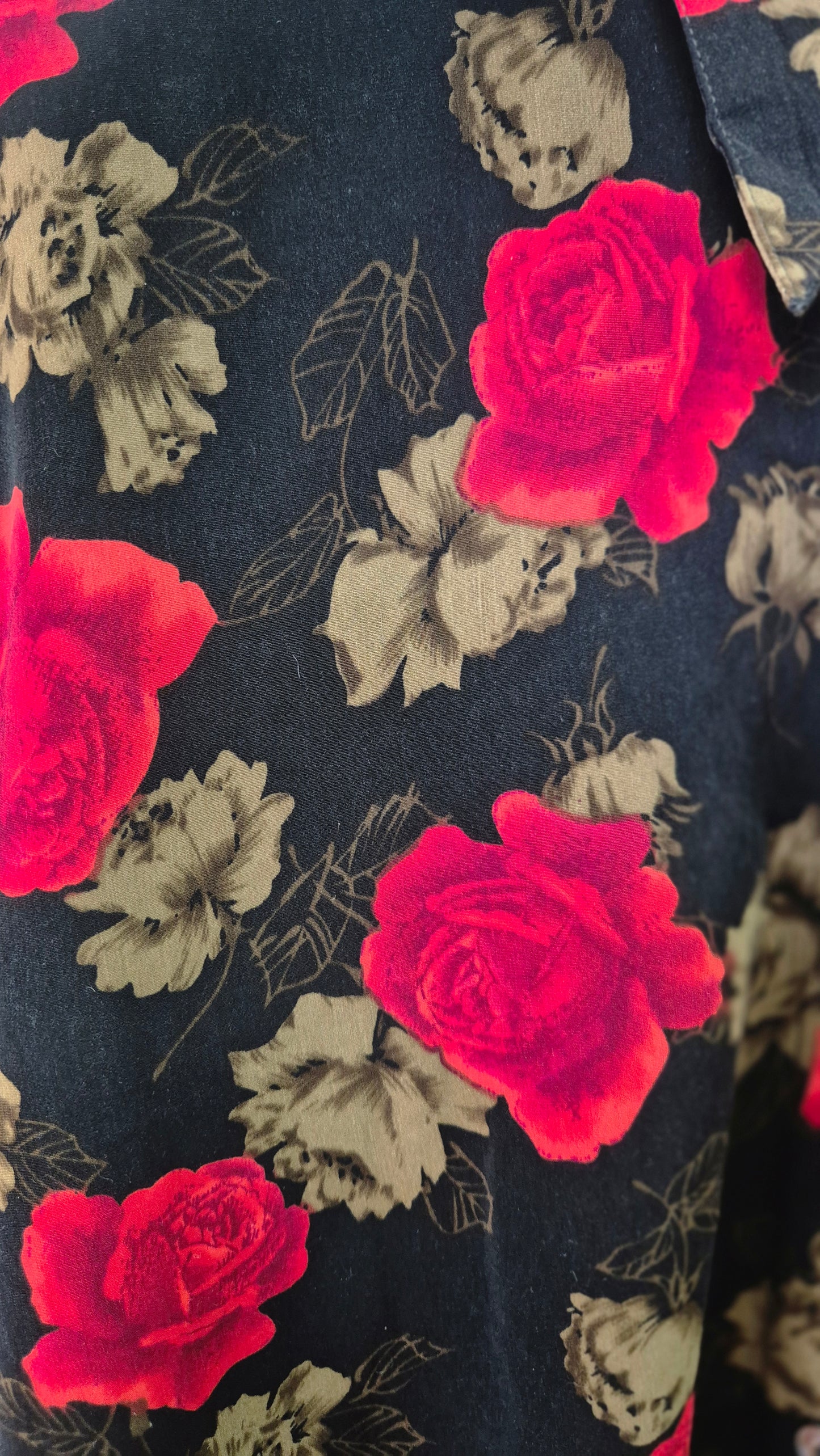 Women's NeongKul Black Floral Print Long Sleeve Button-Down Shirt