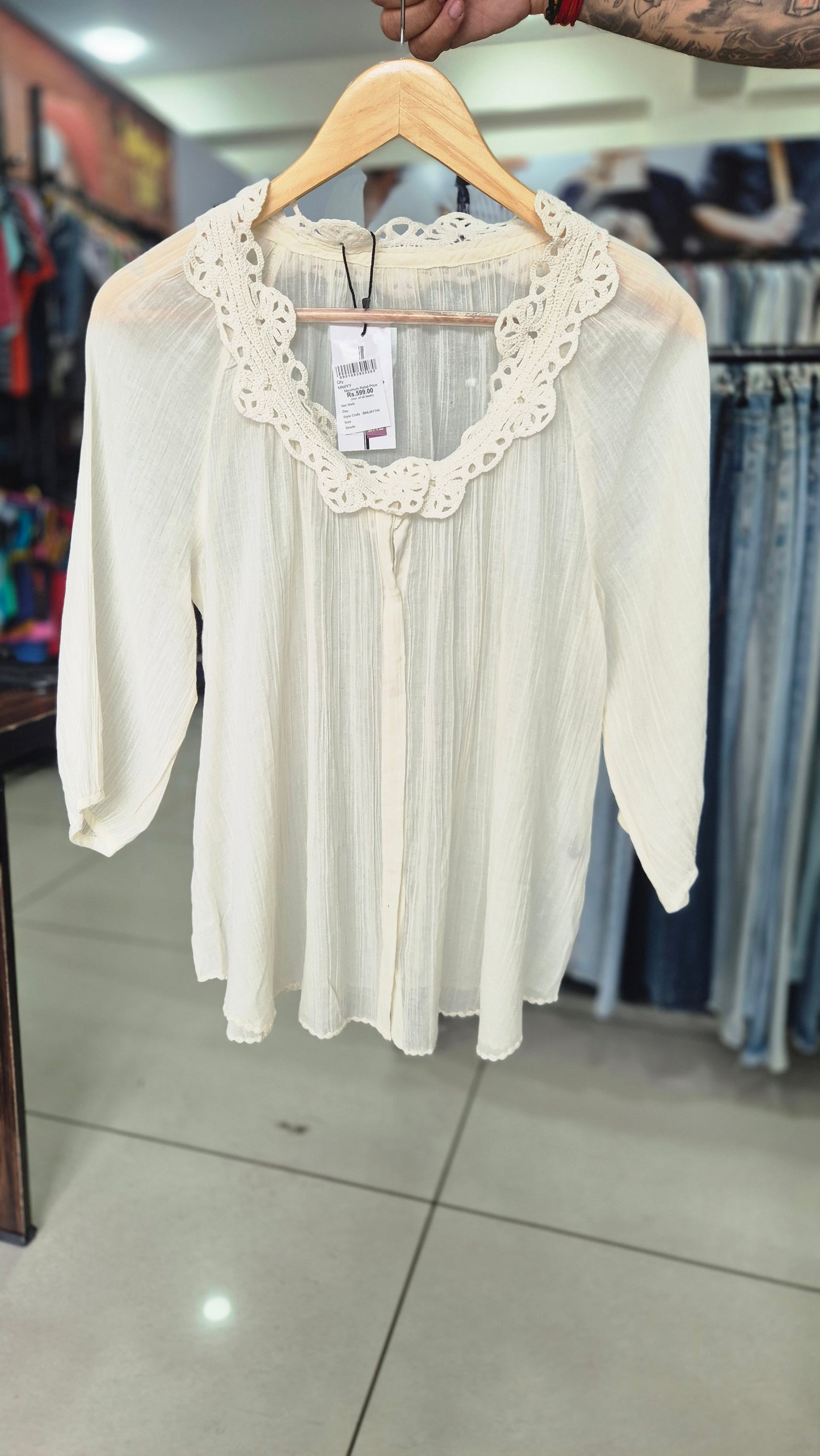 Women's Off-White Crochet Collar Long Sleeve Shirt