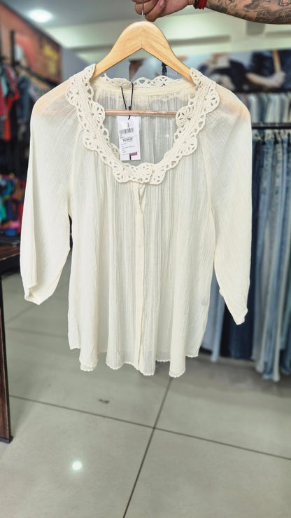 Women's Off-White Crochet Collar Long Sleeve Shirt