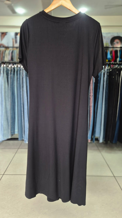 Elegant Black Knot-Front Midi Dress with Slit