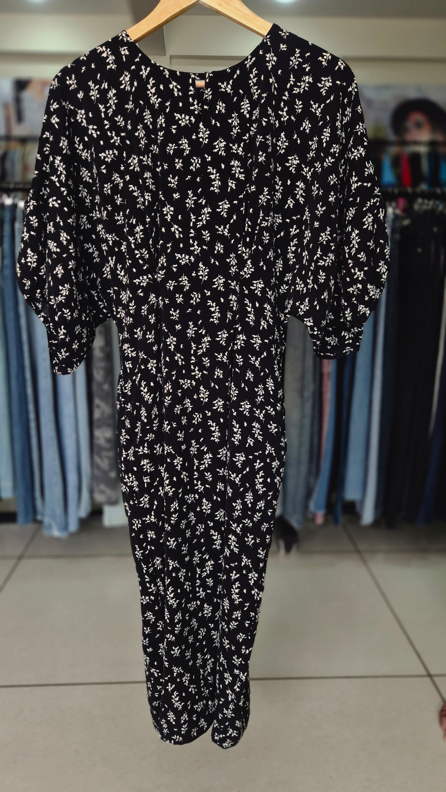 Women's Black and White Floral Print Midi Dress with Short Sleeves