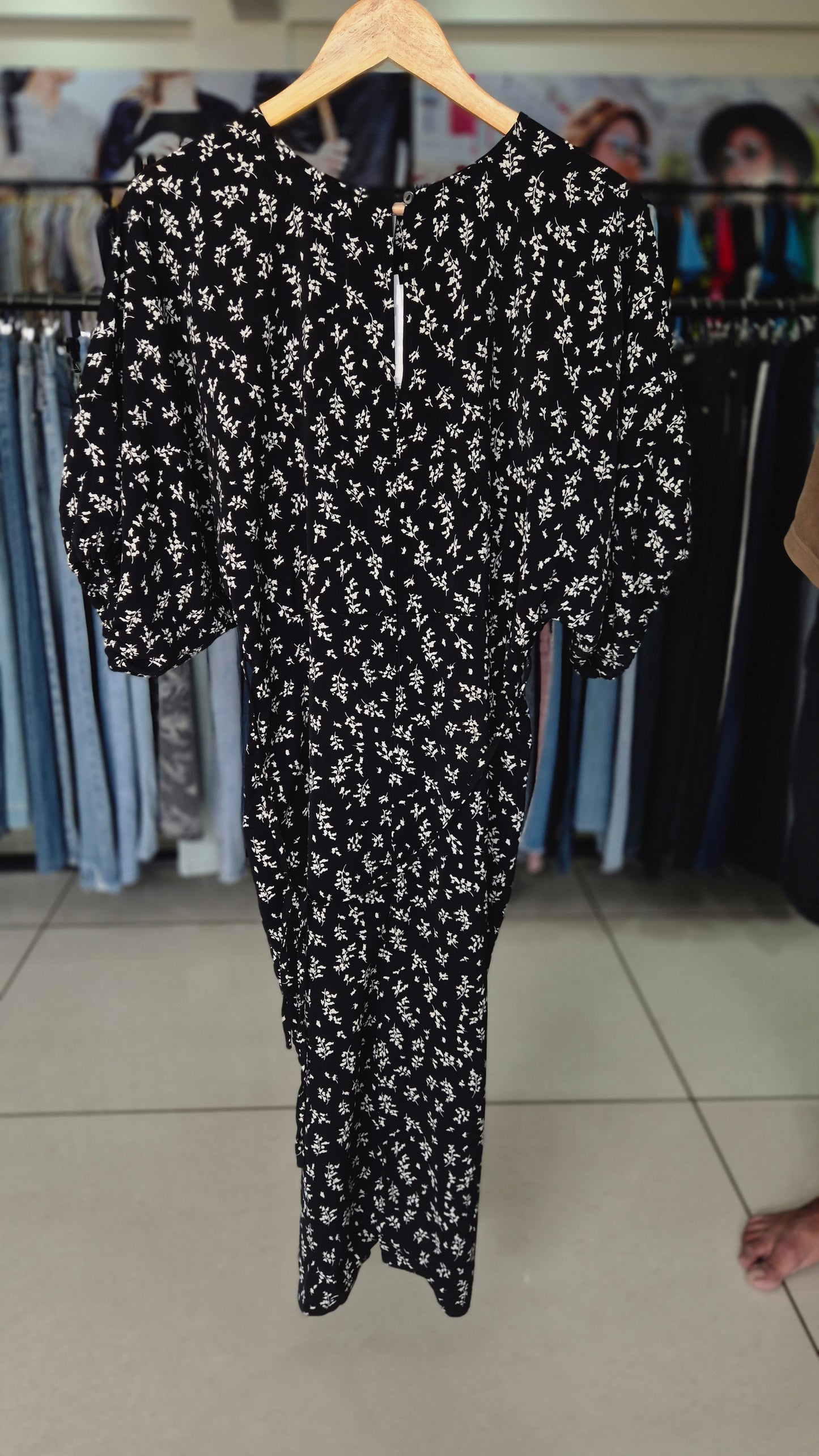 Women's Black and White Floral Print Midi Dress with Short Sleeves