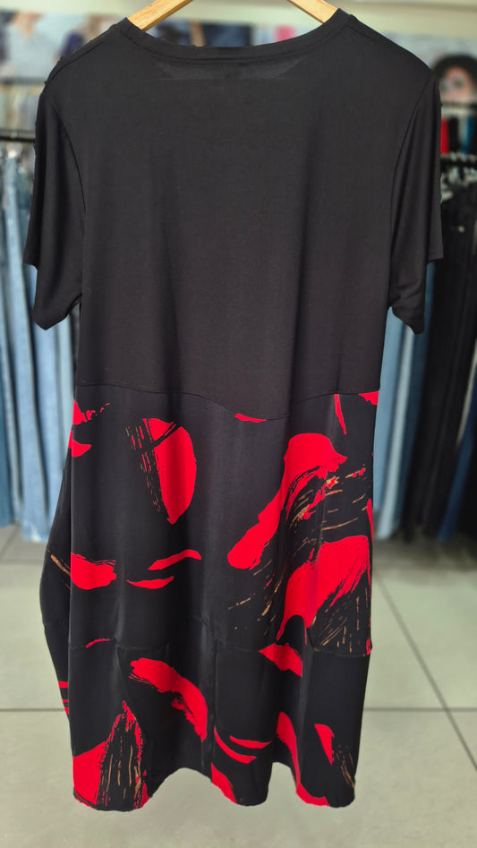 Black and Red Abstract Brushstroke Drop Waist Tunic Dress