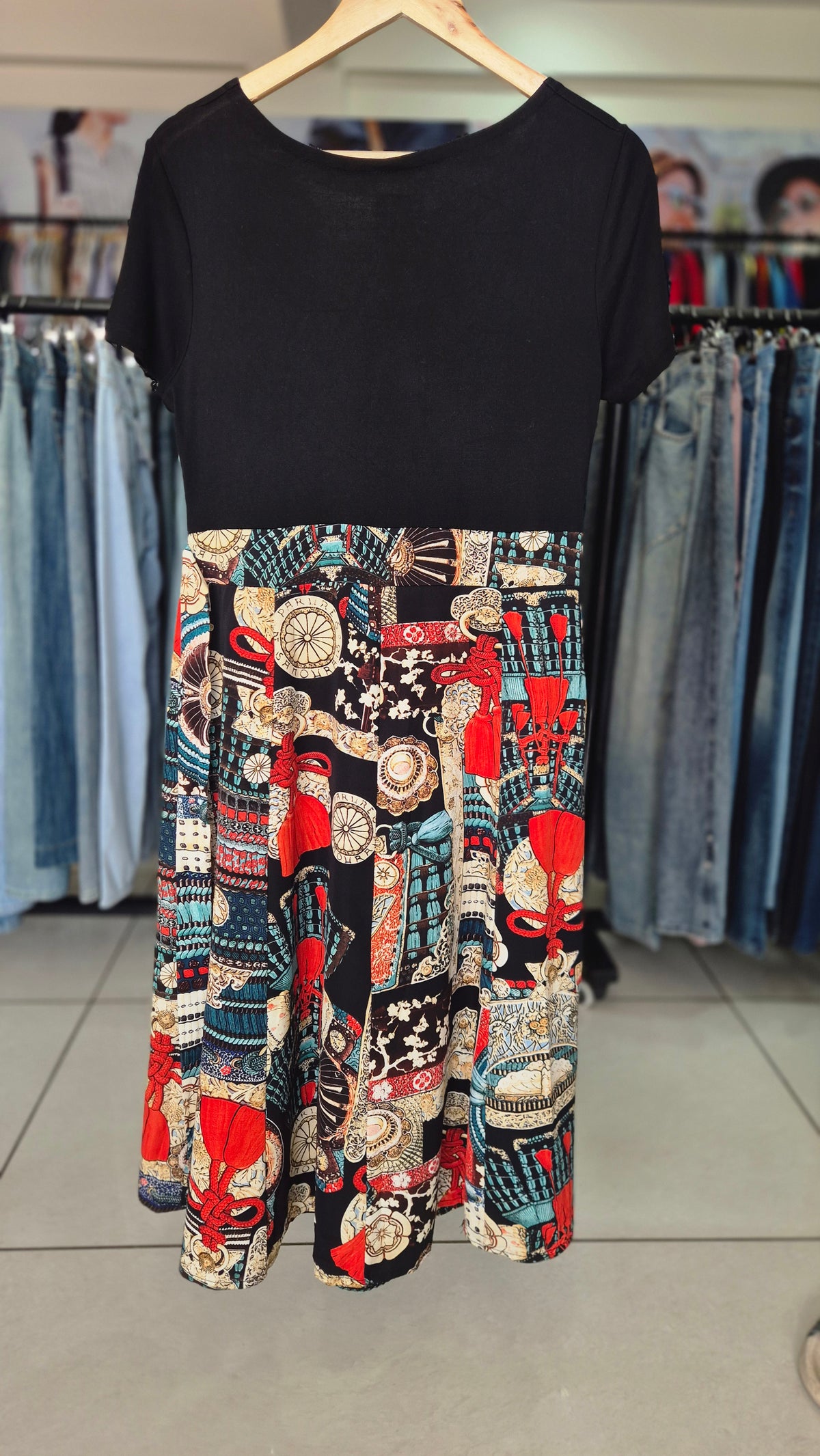 Short Sleeve Knot-Front Color Block Midi Dress with Print Skirt