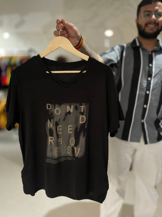 Women’s Black Graphic Printed T-Shirt – Trendy Text Design Casual Top