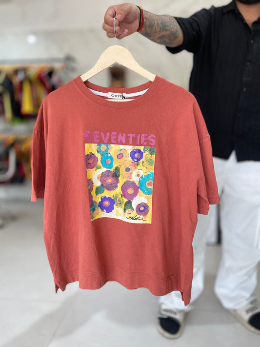 Oversized Graphic T-Shirt – Vintage Seventies Floral Print Cotton Tee